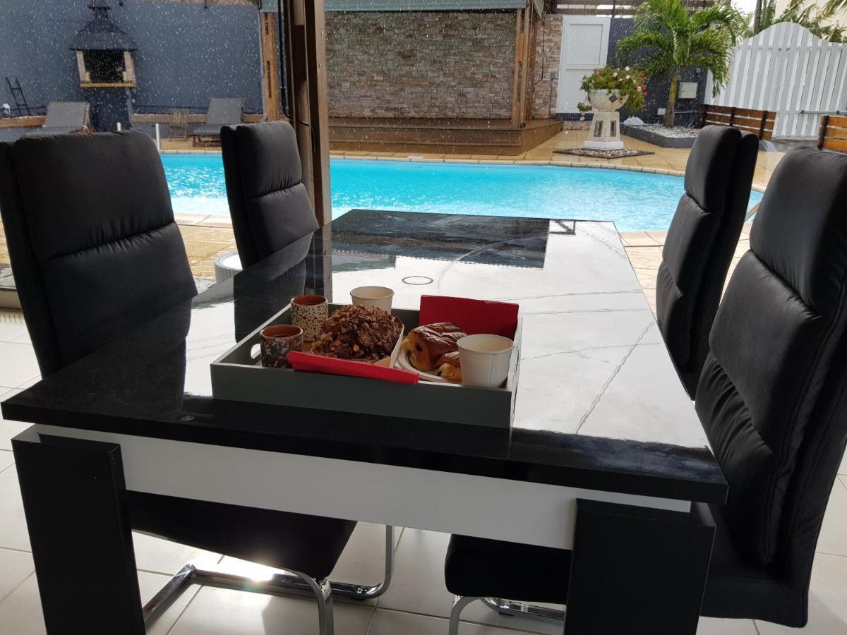 Studio Tres Bon Standing Hotel Petite-Ile Ngoại thất bức ảnh